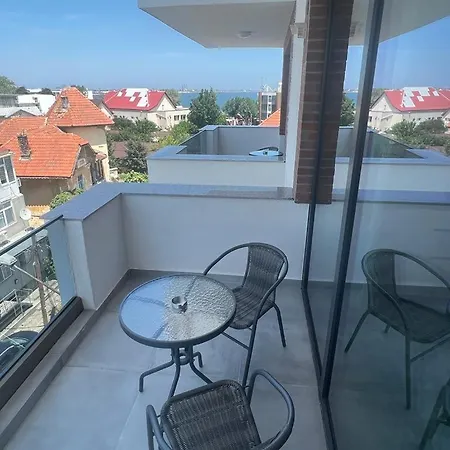 Apartmanhotel Popdan By The Sea 4*